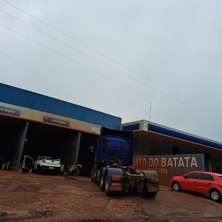 Posto de gasolina e ponto de ônibus Taurus