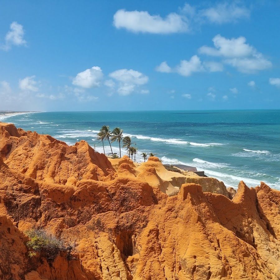 Beira da praia de Morro Branco