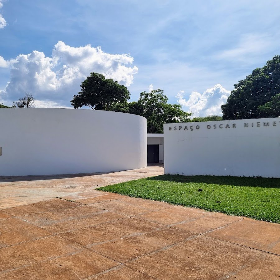Estacionamento no Espaco Cultural Oskar Niemeyer