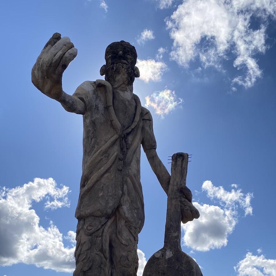 Estátua Dominguinhos da Pedra - Estrada à Beira