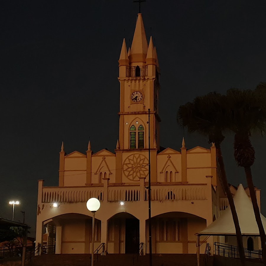 Praça da Igreja em Valentim Gentil