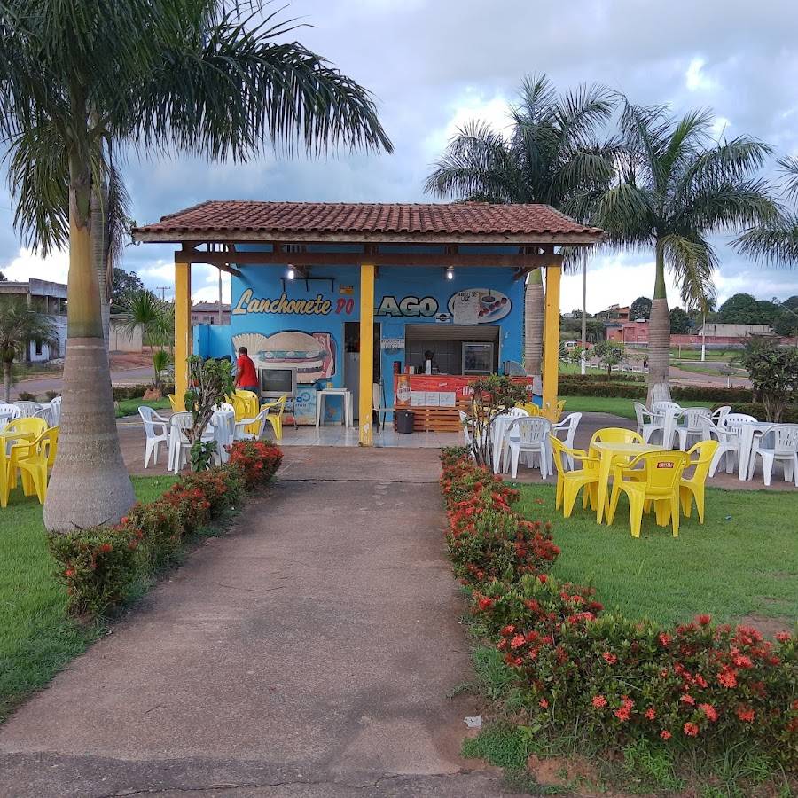 Praça do Lago