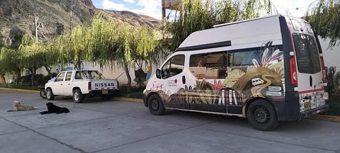 Acampamento na rua de Urubamba