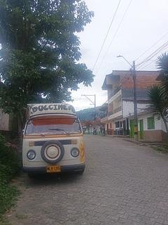 Barrio Santa Ana. Junto a la escuela Victor M