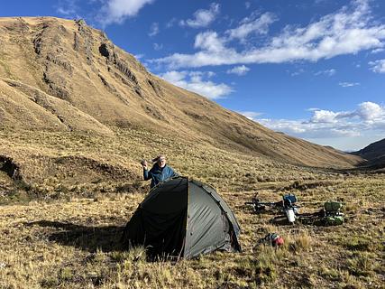 Camping perto da estrada nova de Mollepata