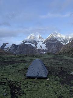 Carhuacocha Camping