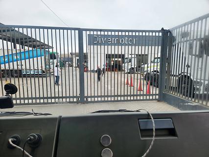Dive Motor / Mercedes Benz Truck Shop