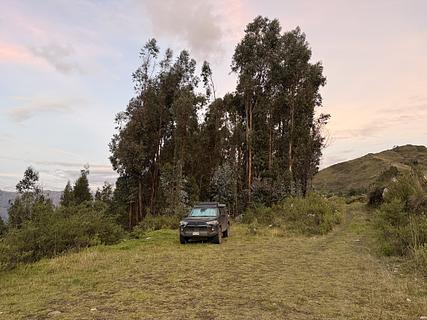 Espaço gramado a 100m da estrada