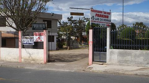 Estacionamento do Aeroporto "San Jose"