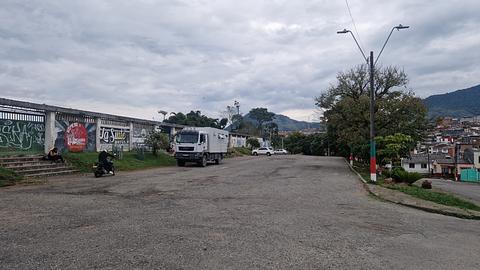 Estacionamento do Estádio (Big Rigs)
