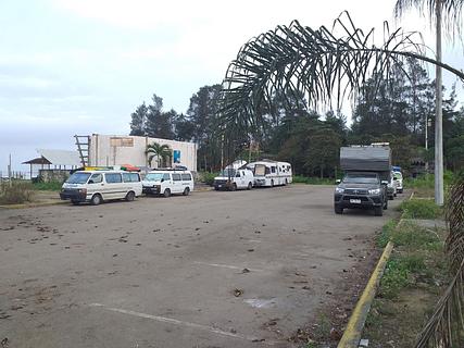 Estacionamento no Extremo Sul de Montañita