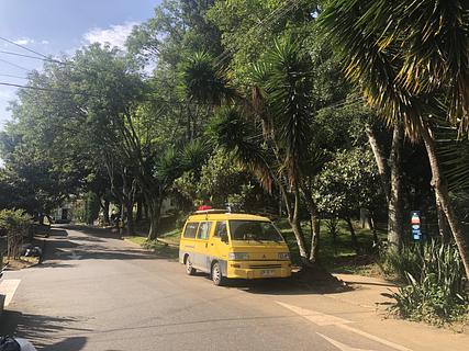 Estacionamento na rua no Parque del Ajedrez