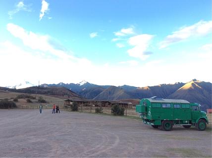 Estacionamento no Sítio Inca de Moray