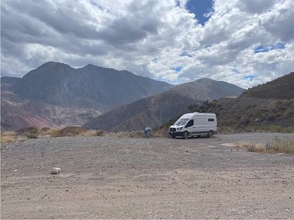 Grande acostamento com vistas panorâmicas