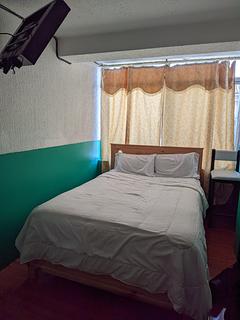 Hostal Napoles Emperador II