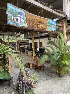 Hosteria Y El Mana