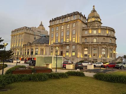 Hotel & Casino