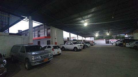 Hotel, Estacionamento, Lava-rápido, Troca de Óleo