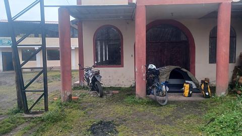 Igreja de Santa Clarita e Área Esportiva