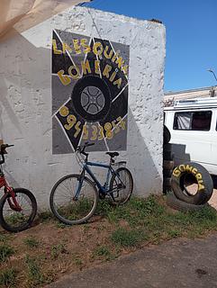 La esquina Gomería