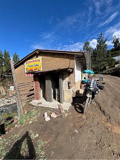 Nice Restaurant on The 105. PE 14 C