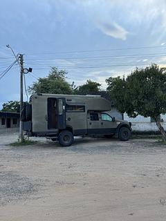 Perto do posto policial