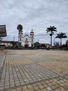 Praça na igreja