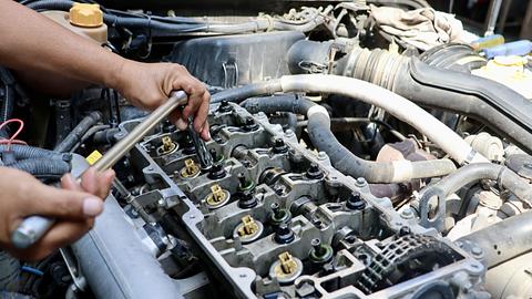 Salazar. Land Rover Mechanic and Parts
