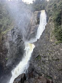 Sendero Cascada De Bordones