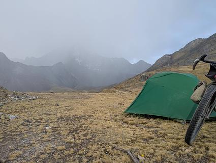 Wild Camping Laguna Jatunpata